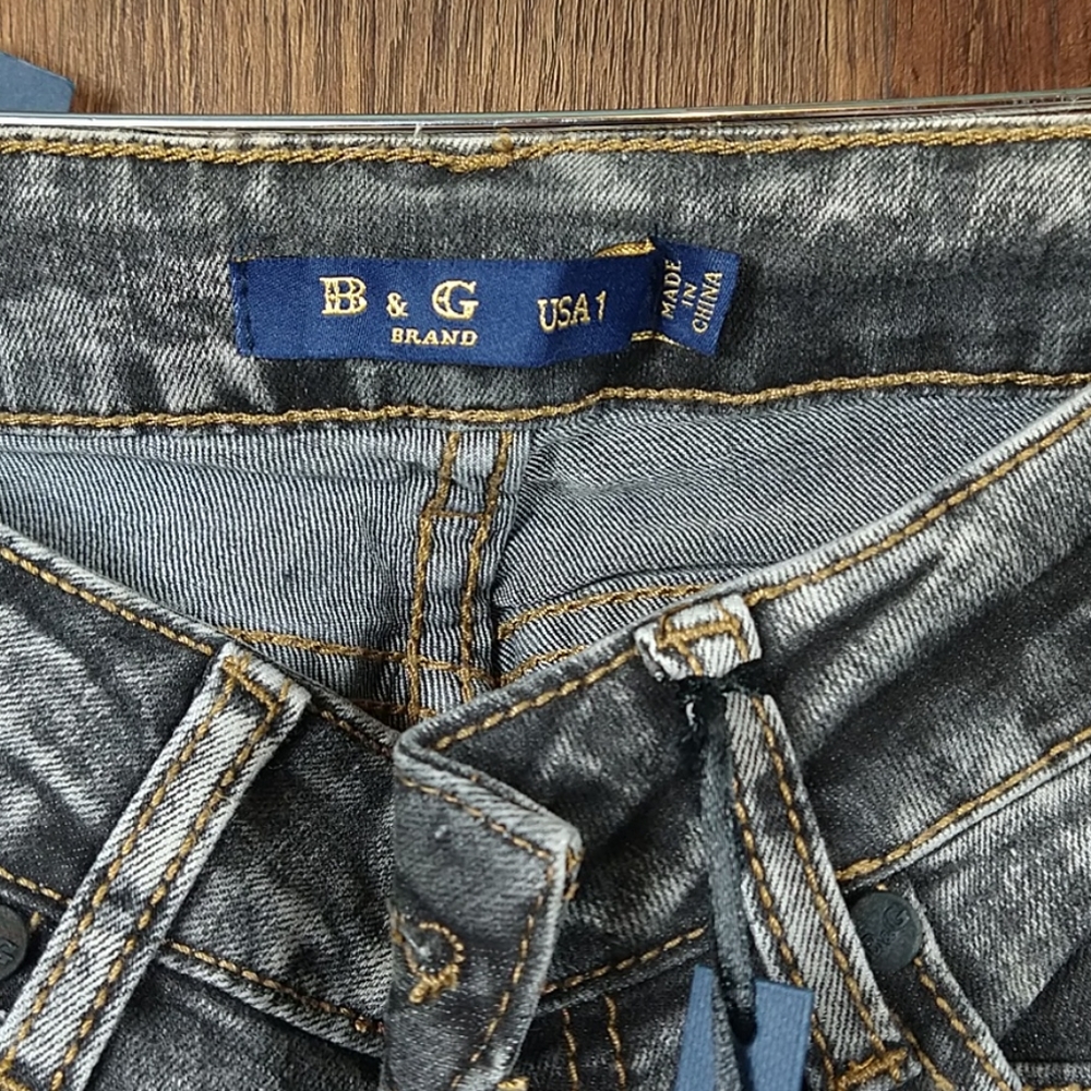 B & G - Picture 2 of 5